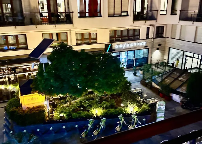 City Center Apartment With Balcony