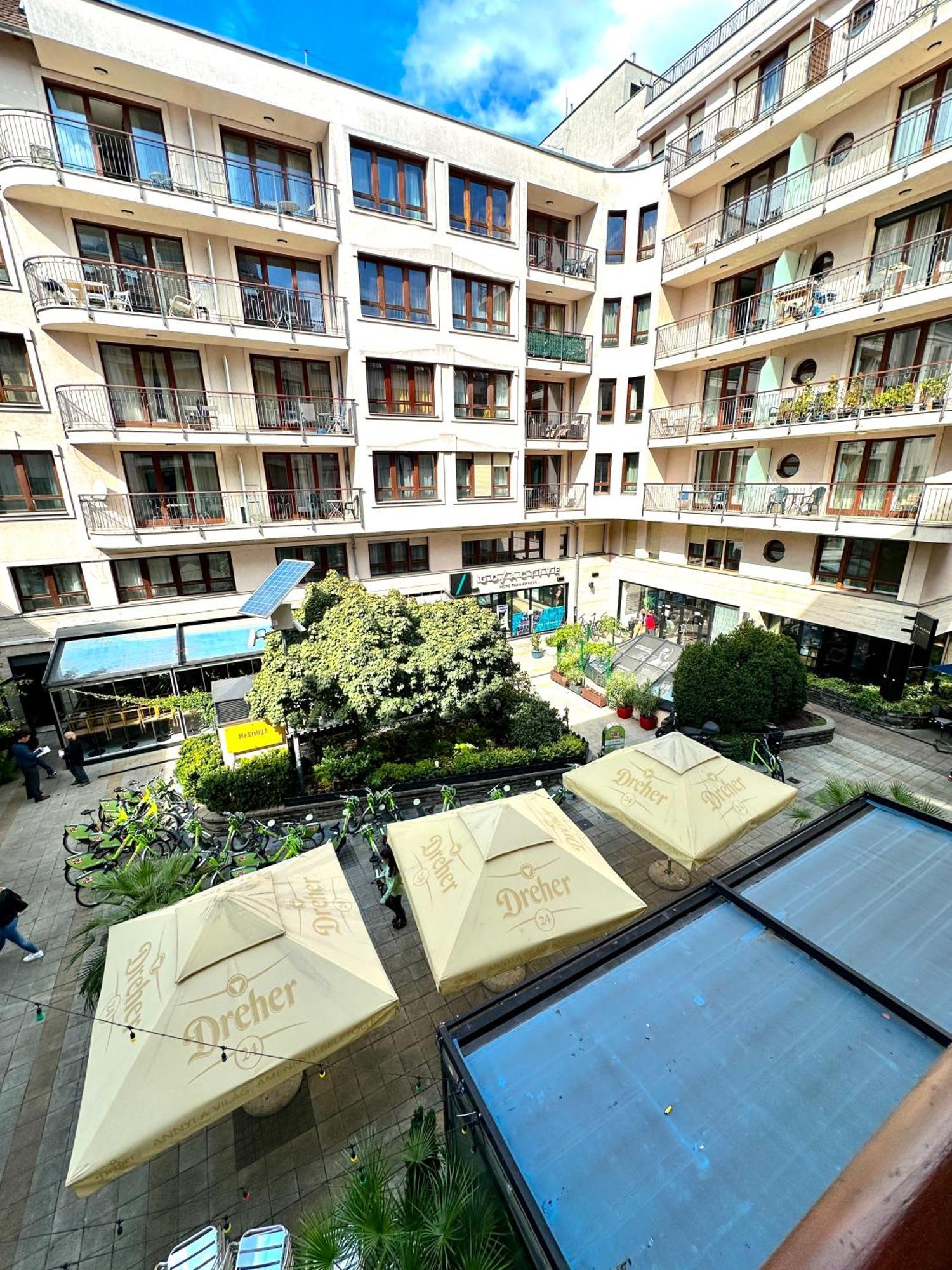 Center With Balcony Апартаменти *